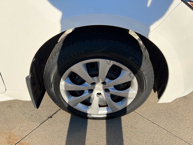 Used 2025 Toyota Corolla LE AWD/4WD image 9