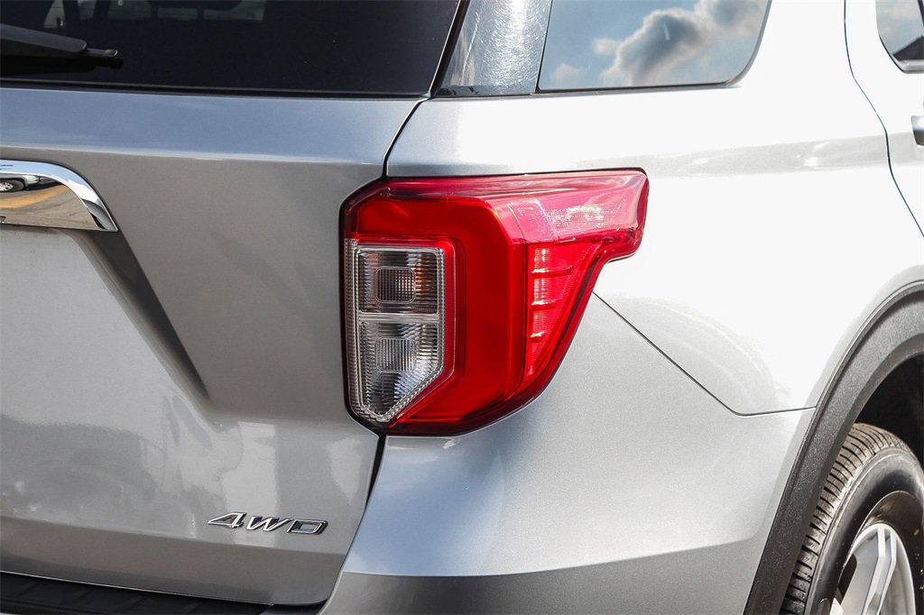 Used 2023 Ford Explorer XLT w/ Equipment Group 202A image 11