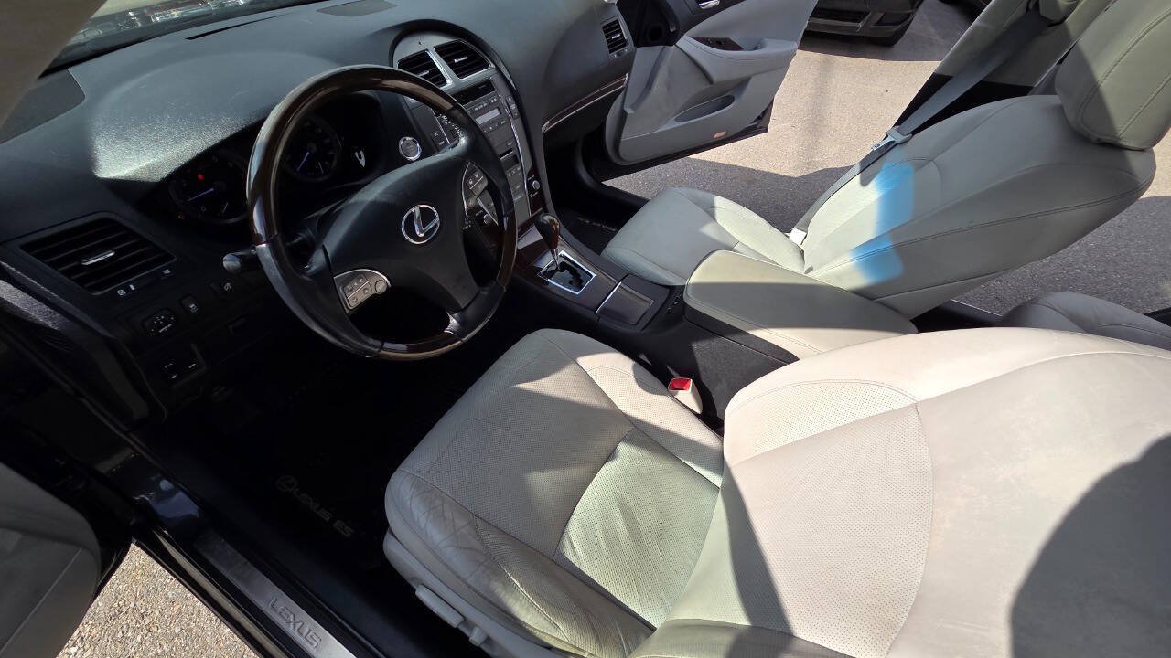 Used 2011 Lexus ES 350 w/ Preferred Accessory Package FWD image 25