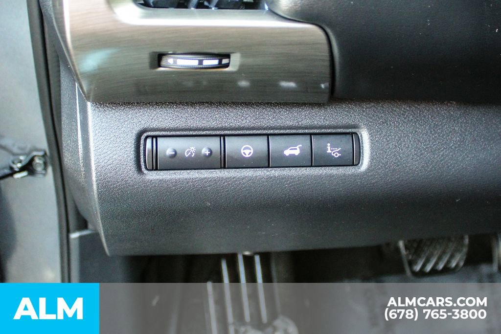 Used 2022 Nissan Pathfinder Platinum w/ Cargo Package image 31