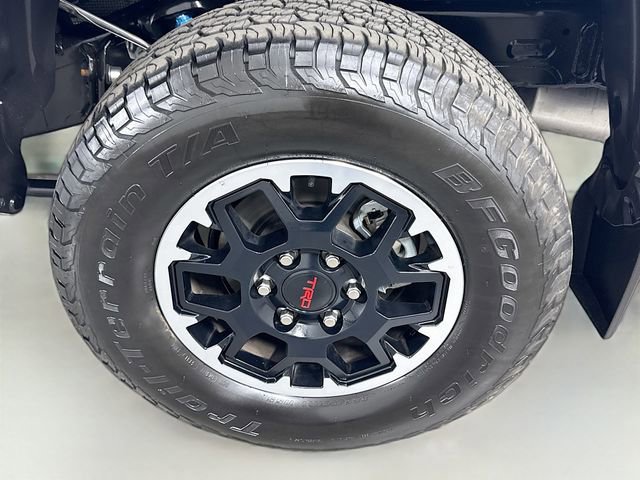 Certified 2024 Toyota Tacoma TRD Off-Road w/ TRD Off Road Upgrade Package AWD/4WD image 33
