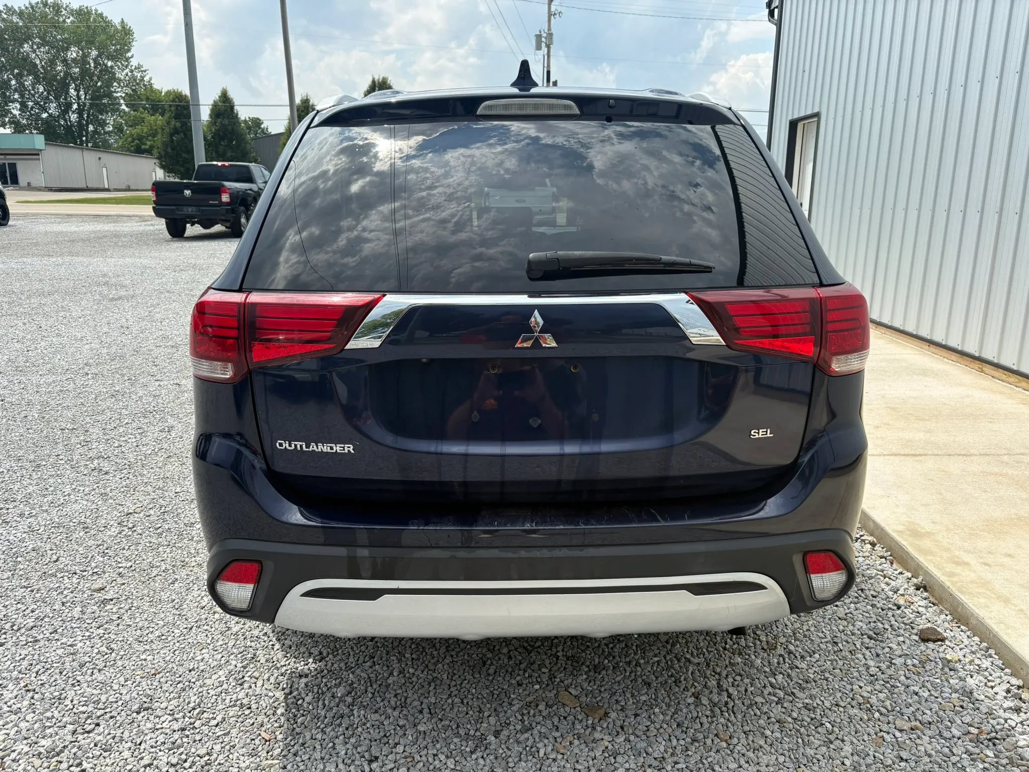Used 2020 Mitsubishi Outlander SEL AWD/4WD image 3