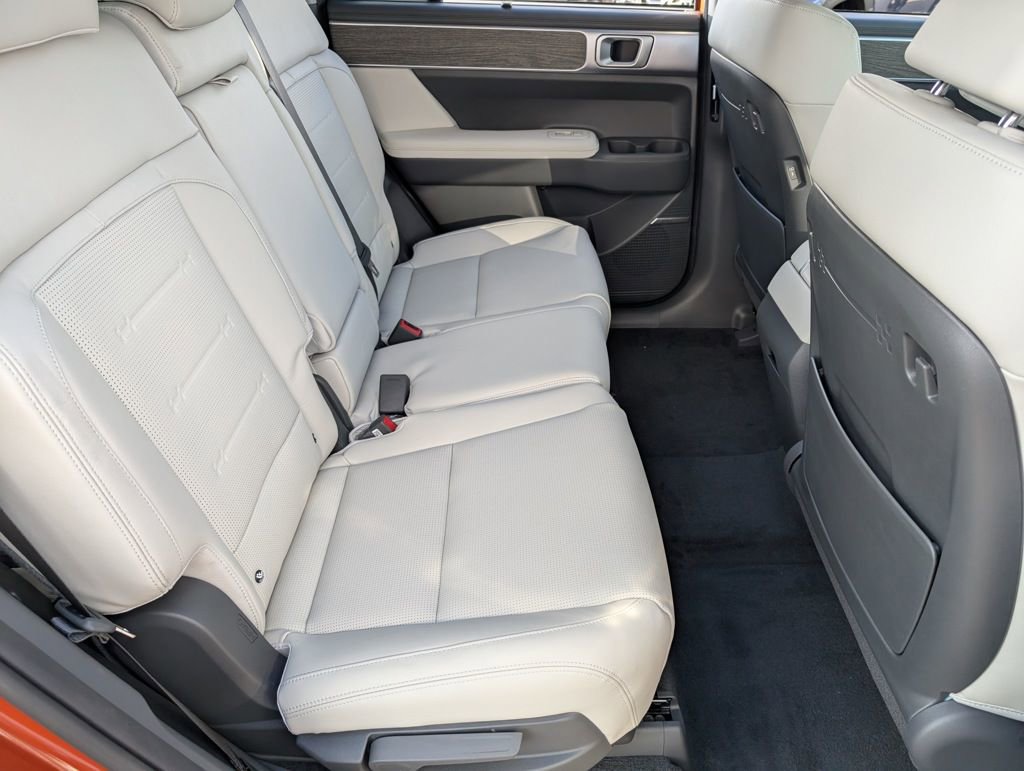 New 2025 Hyundai Santa Fe Limited image 16