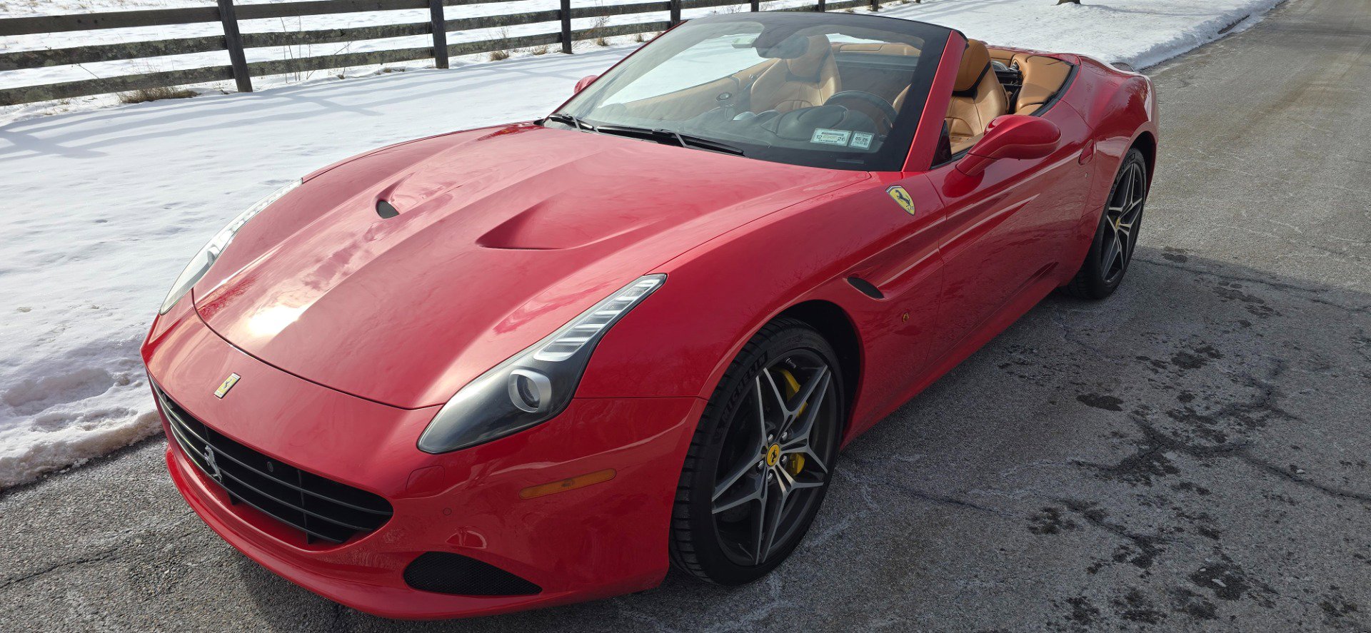 Used 2015 Ferrari California T RWD image 16