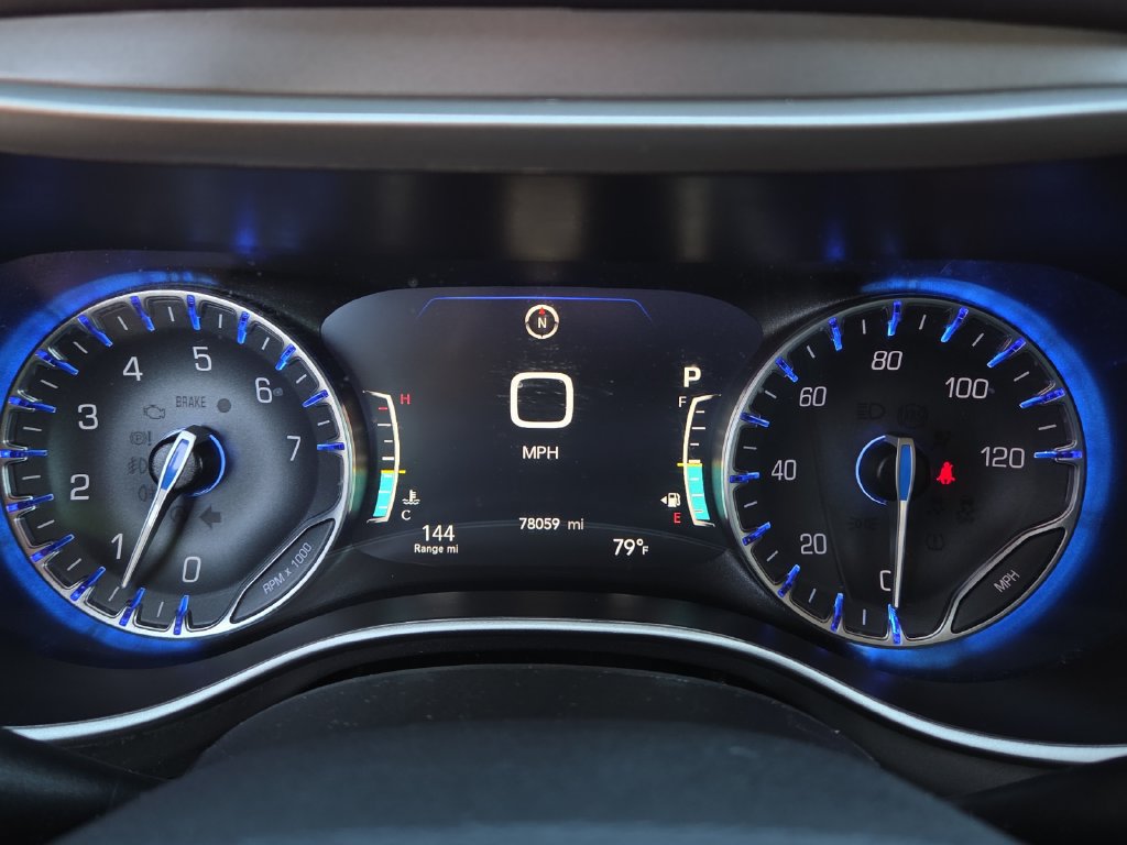 Used 2023 Chrysler Pacifica Touring-L FWD image 18