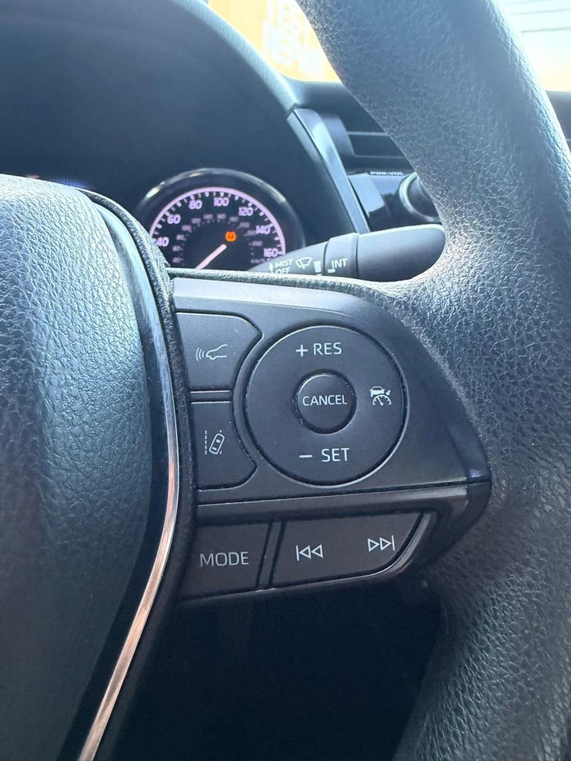 Used 2019 Toyota Camry LE FWD image 19