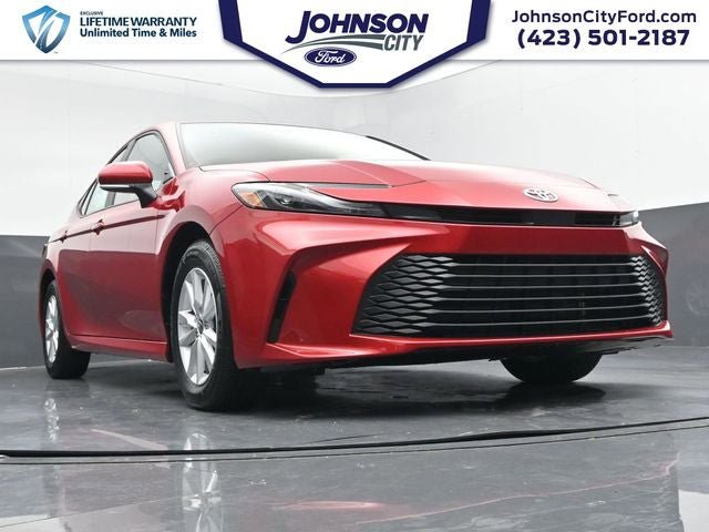 Used 2025 Toyota Camry LE image 1