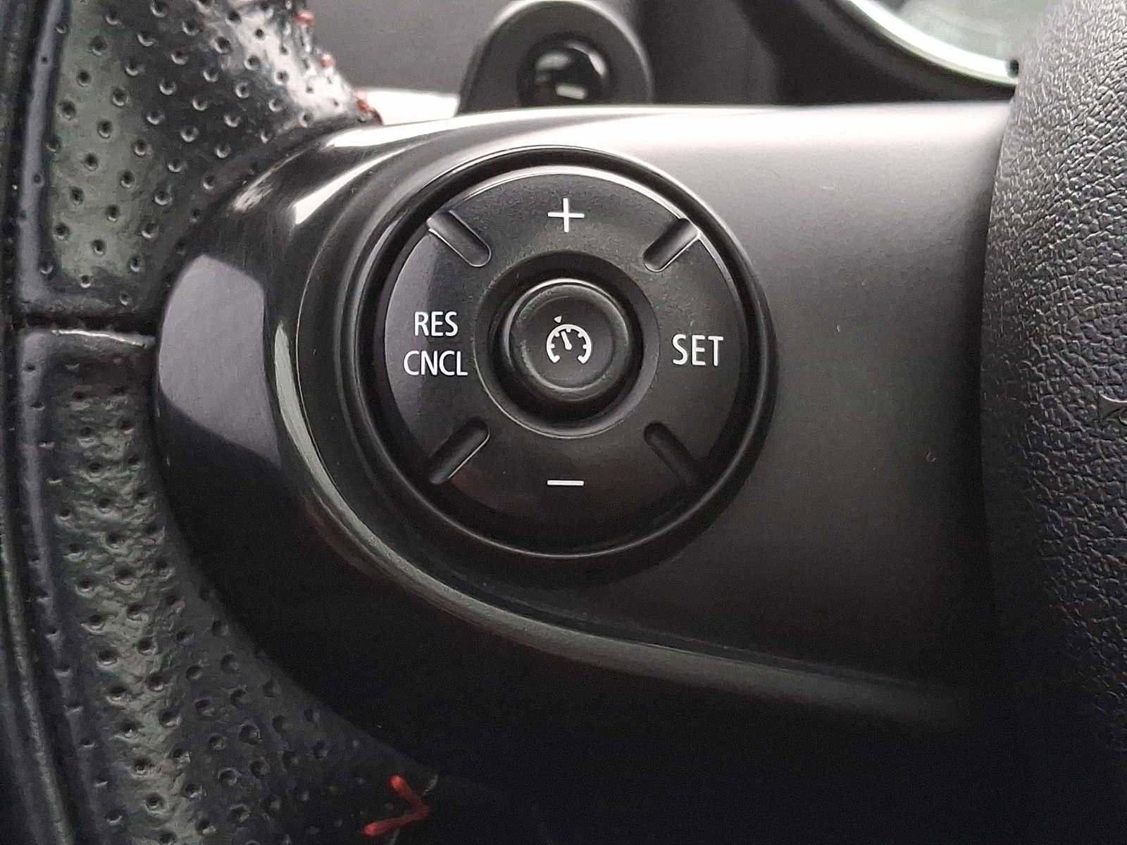 Used 2019 MINI Cooper Countryman S w/ Premium Package image 17