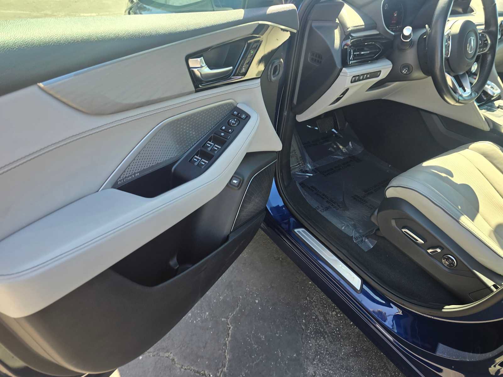 Used 2023 Acura MDX SH-AWD w/ Advance Package image 22