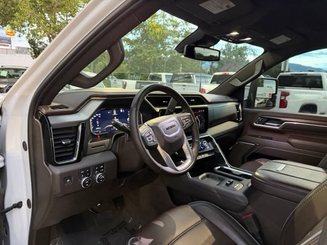 Used 2024 GMC Sierra 3500 Denali AWD/4WD image 11