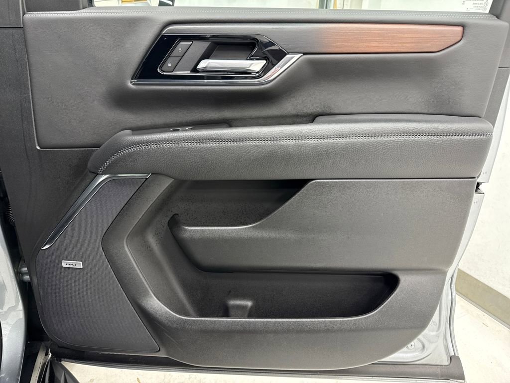 Used 2025 GMC Yukon Denali image 8