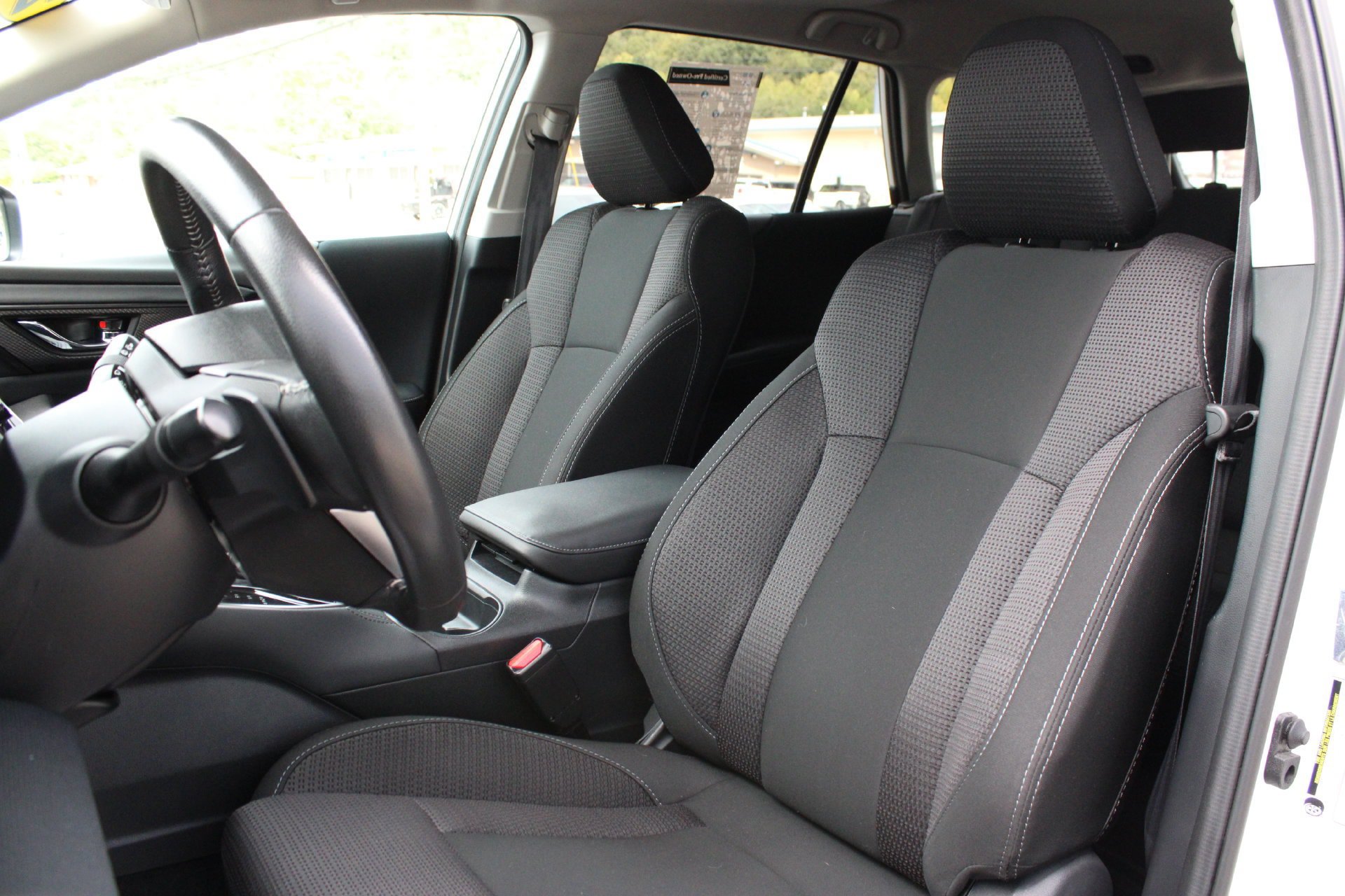 Used 2025 Subaru Outback Premium AWD/4WD image 14