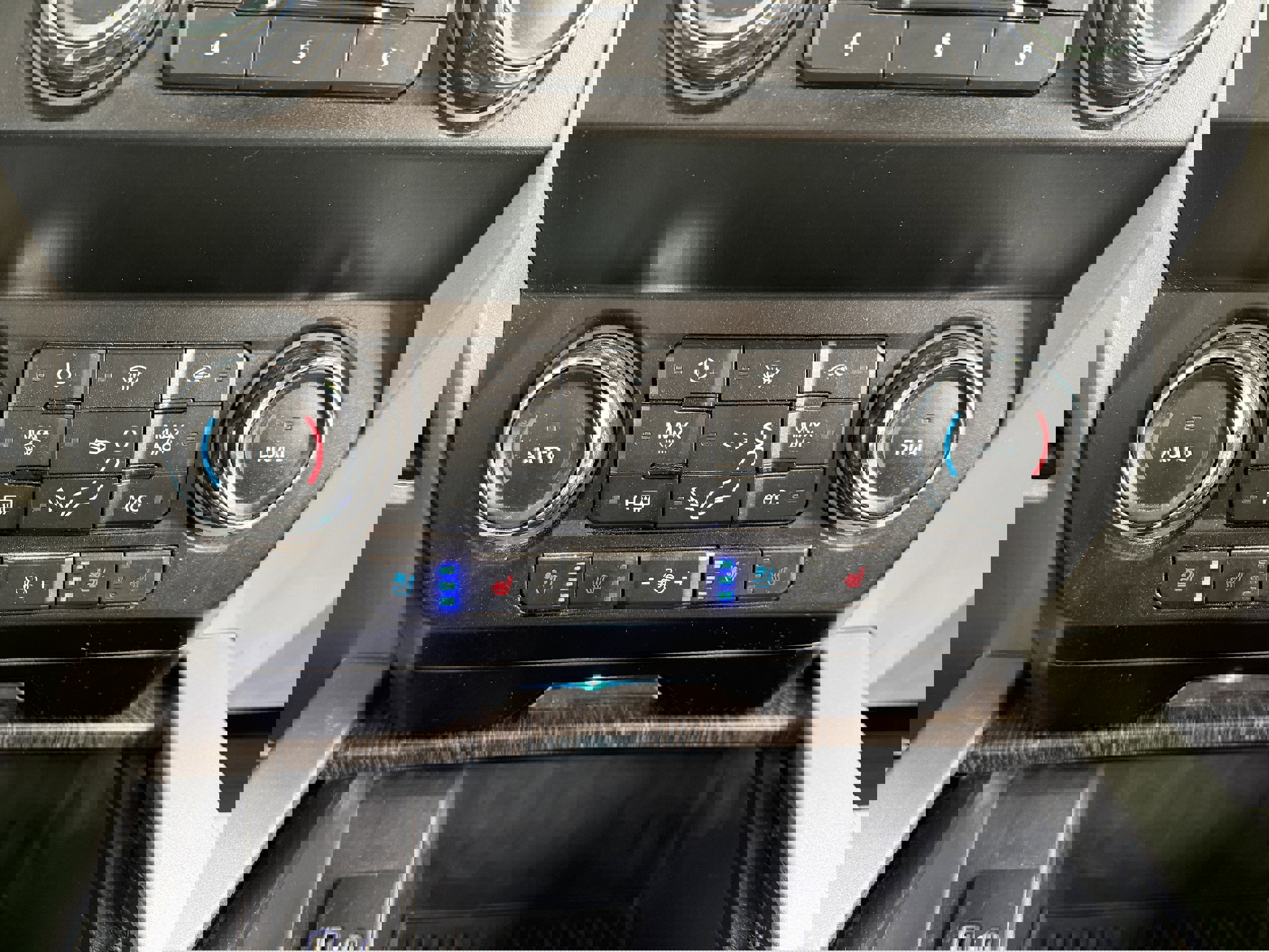 Used 2021 Ford F250 Lariat w/ Lariat Ultimate Package image 26