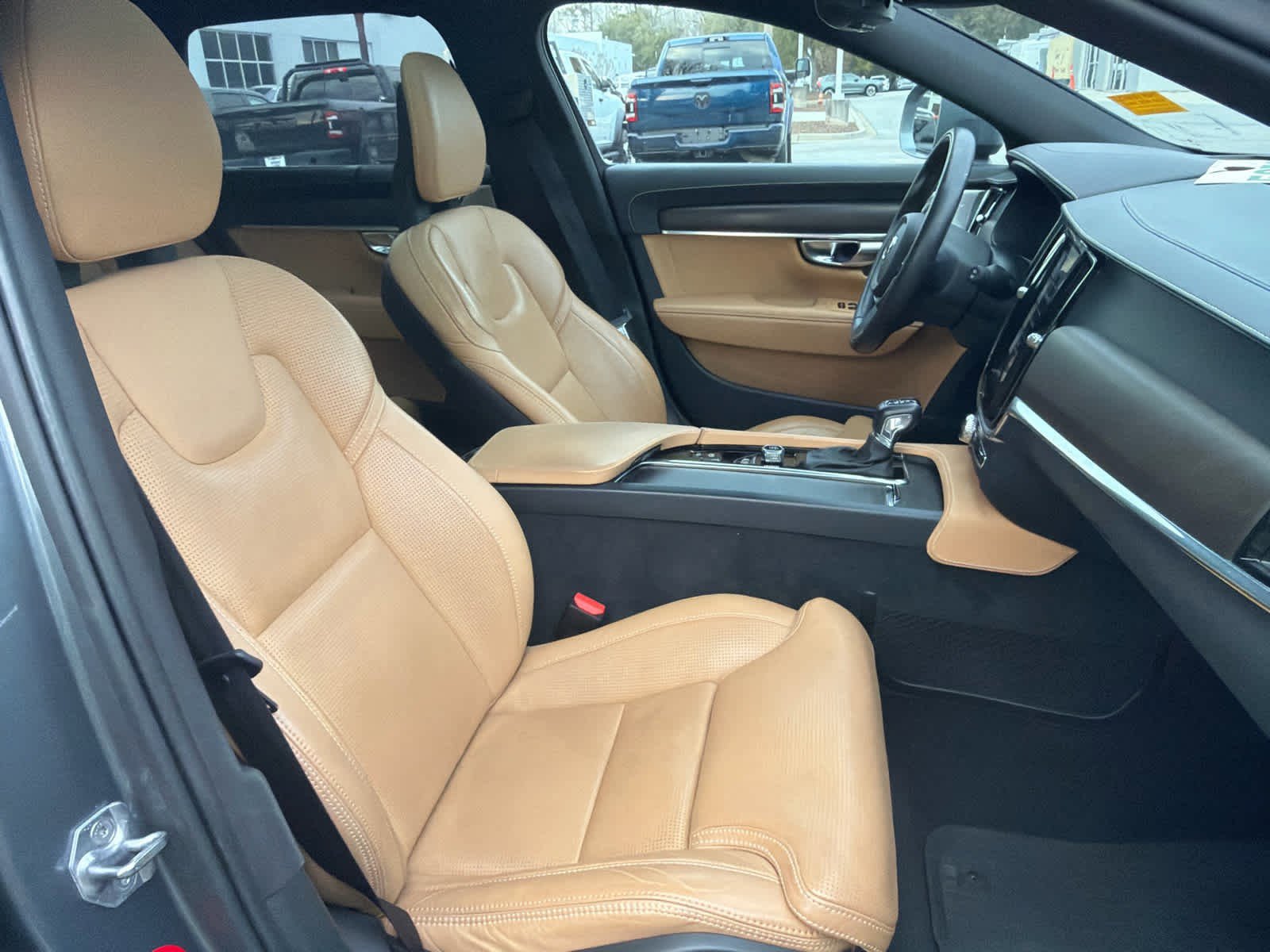 Used 2018 Volvo V90 T6 Cross Country w/ Convenience Package image 18