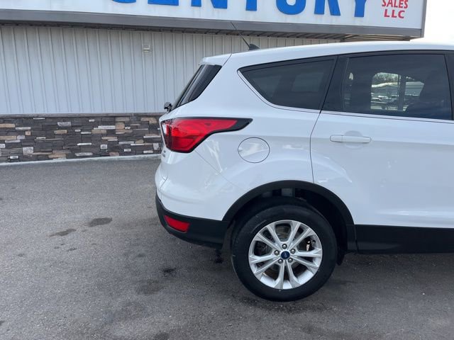 Used 2019 Ford Escape SE image 14