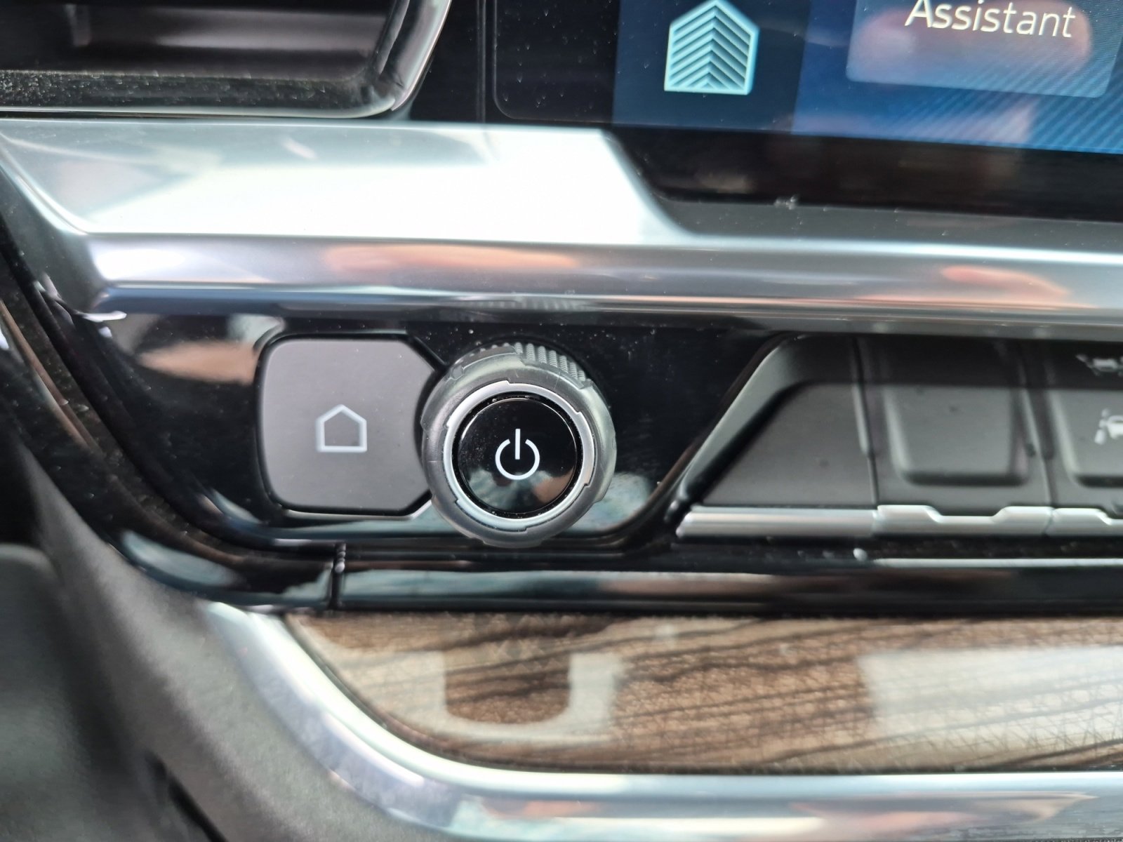 Used 2024 Chevrolet Silverado 1500 LT image 17