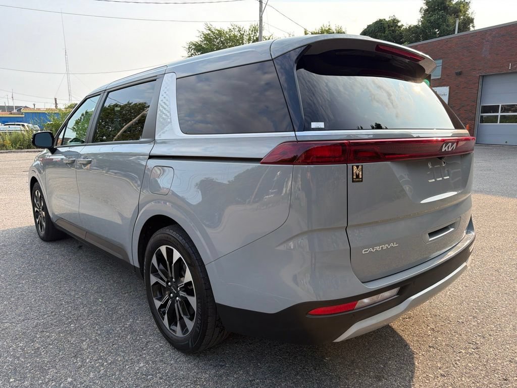 Certified 2024 Kia Carnival EX FWD image 4