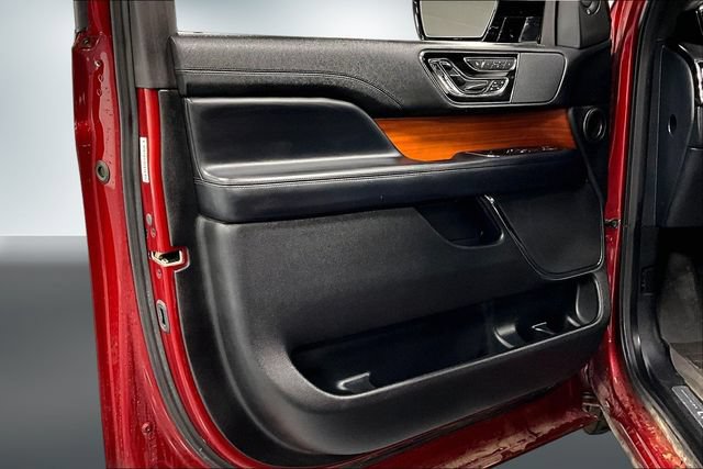 Used 2019 Lincoln Navigator Reserve AWD/4WD image 20