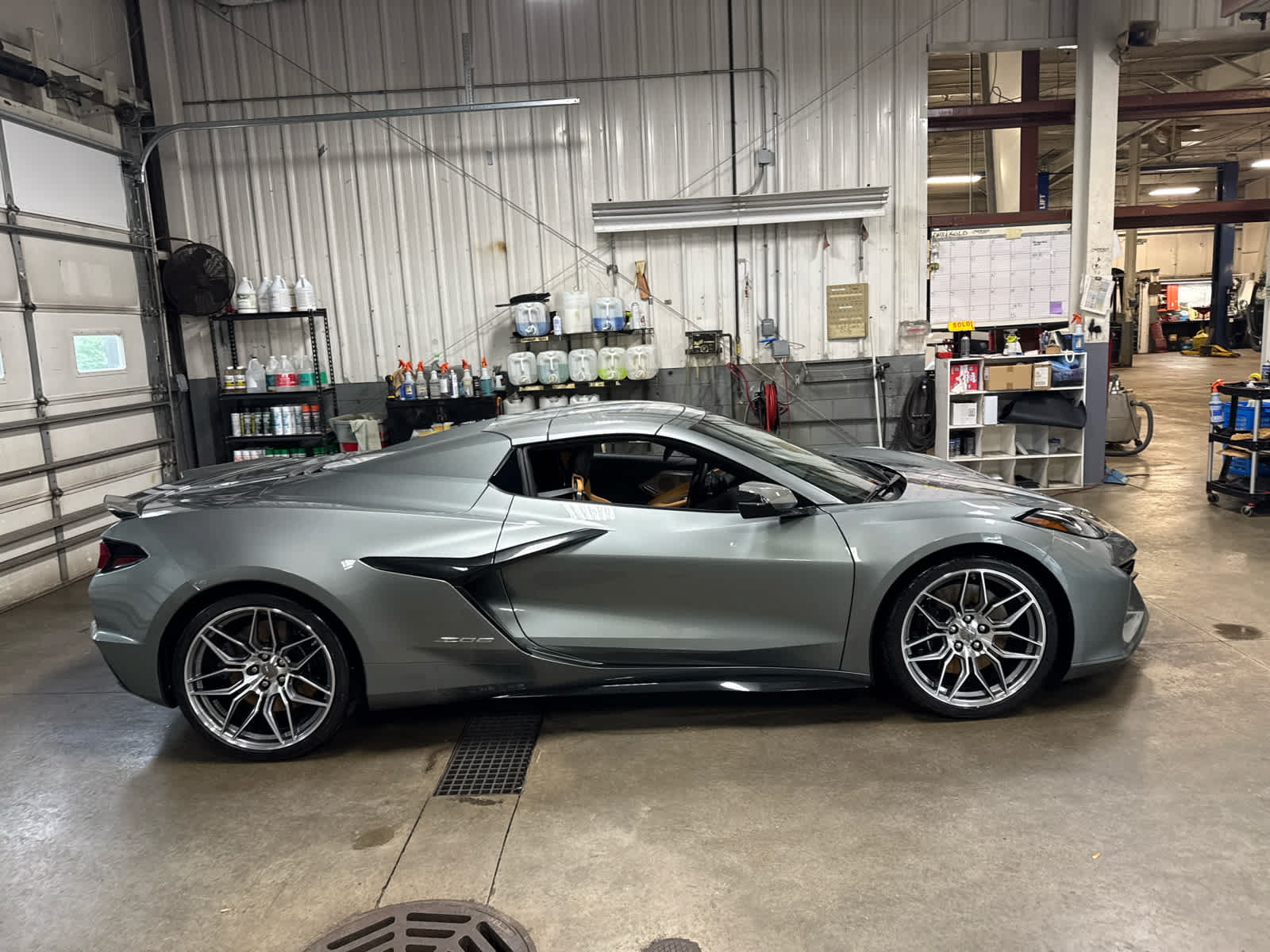 Used 2024 Chevrolet Corvette Z06 w/ Chrome Exterior Badge Package RWD image 2