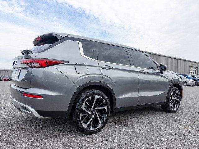 Used 2022 Mitsubishi Outlander SE image 10