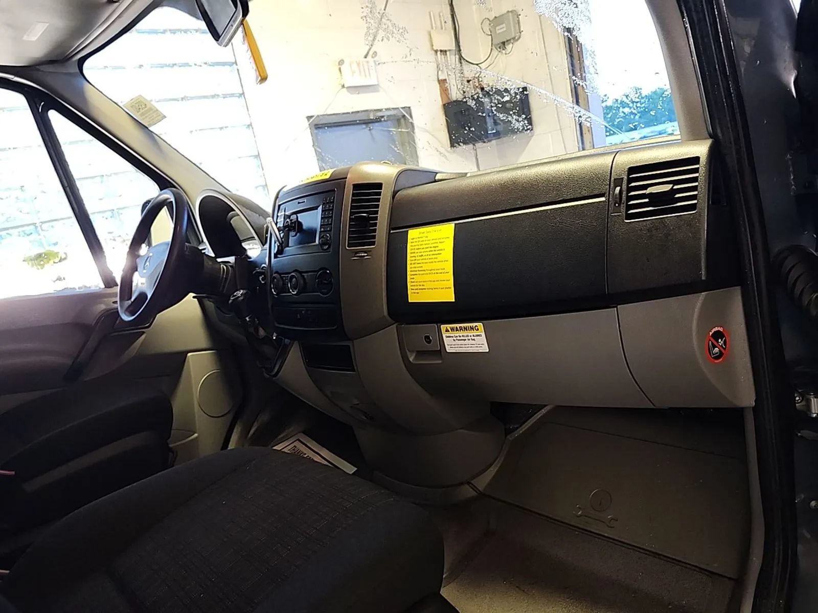Used 2018 Mercedes-Benz Sprinter 2500 image 7