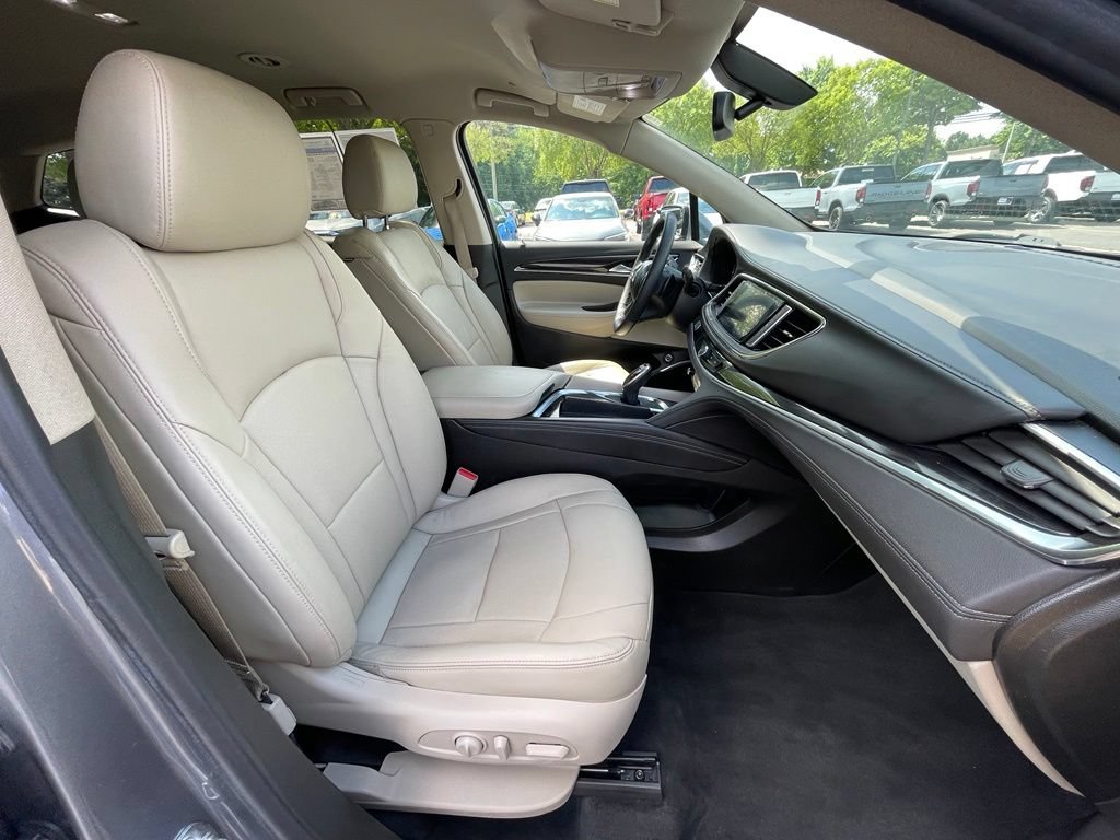 Used 2021 Buick Enclave Essence FWD image 32