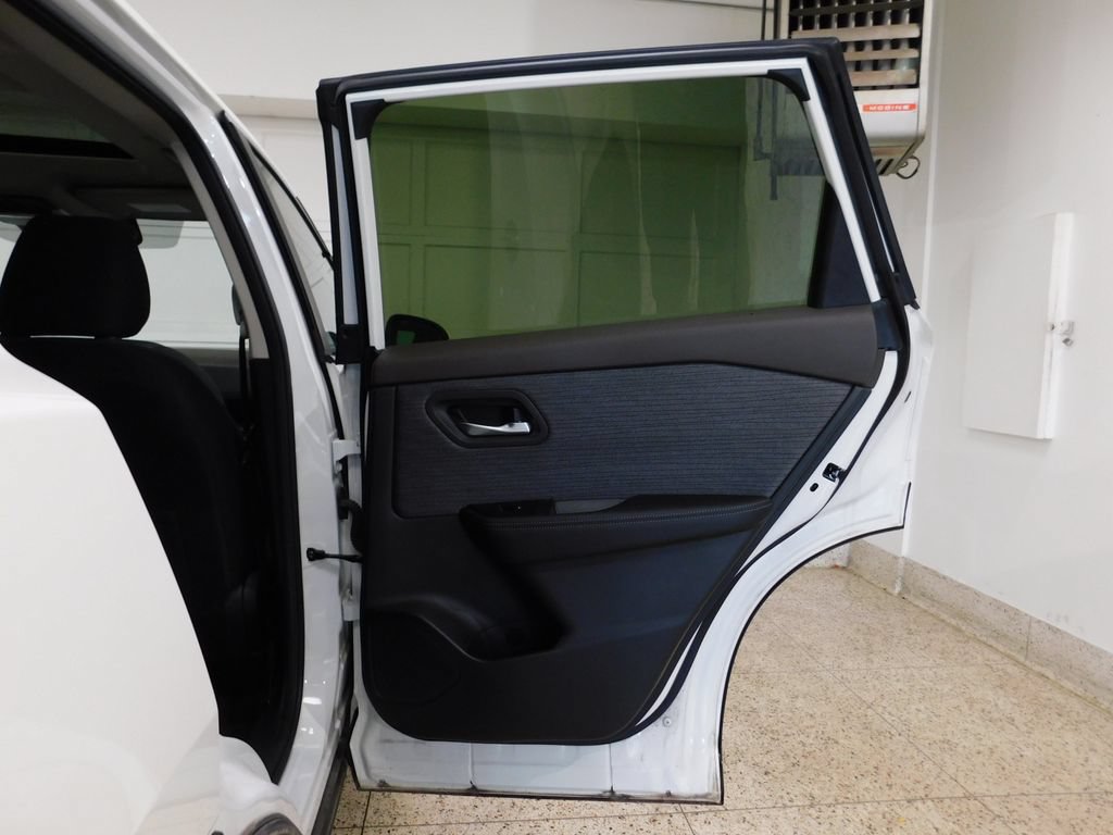 Used 2023 Nissan Rogue SV AWD/4WD image 64