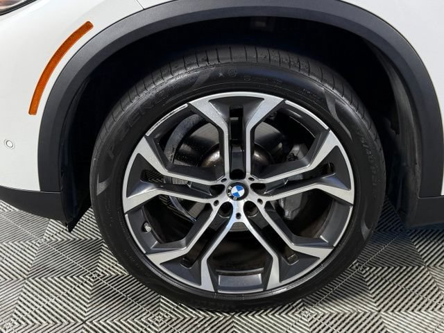 Used 2023 BMW X5 xDrive40i w/ Premium Package AWD/4WD image 12