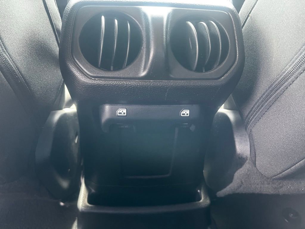 Used 2024 Jeep Wrangler Unlimited Rubicon 4xe image 32