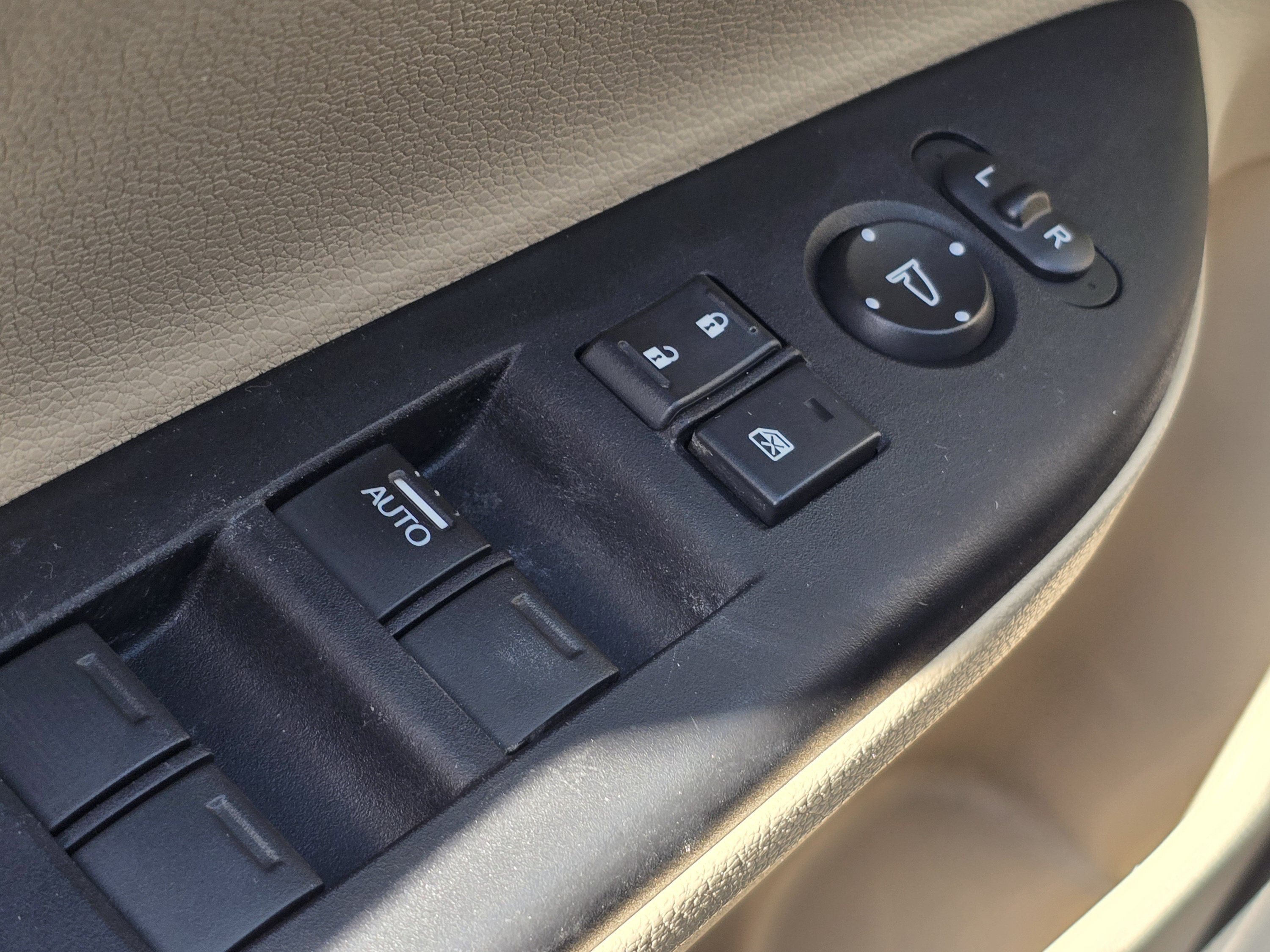 Used 2015 Honda Accord LX image 29