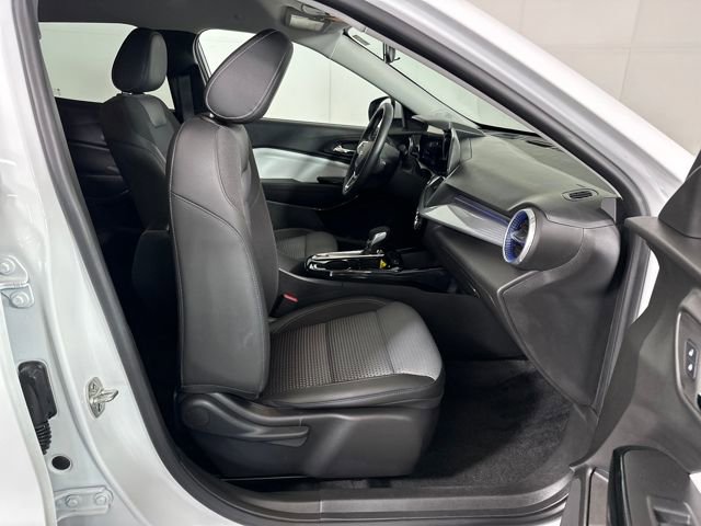 Used 2024 Chevrolet Trax LT w/ Driver Confidence Package image 28