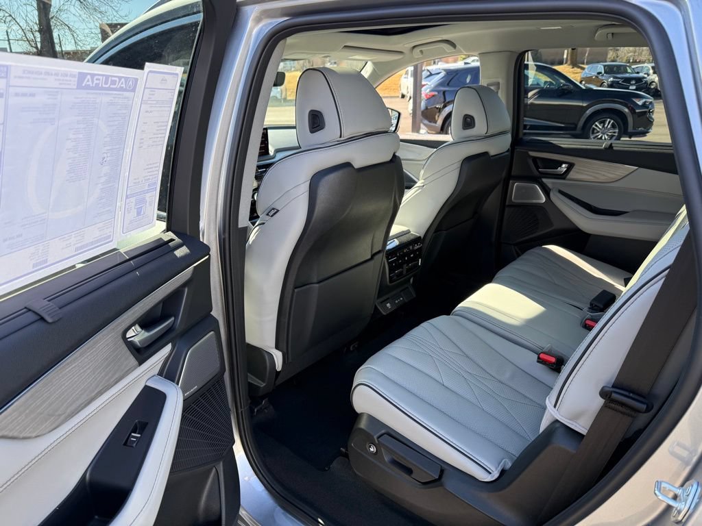 Certified 2026 Acura MDX w/ Advance Package AWD/4WD image 15