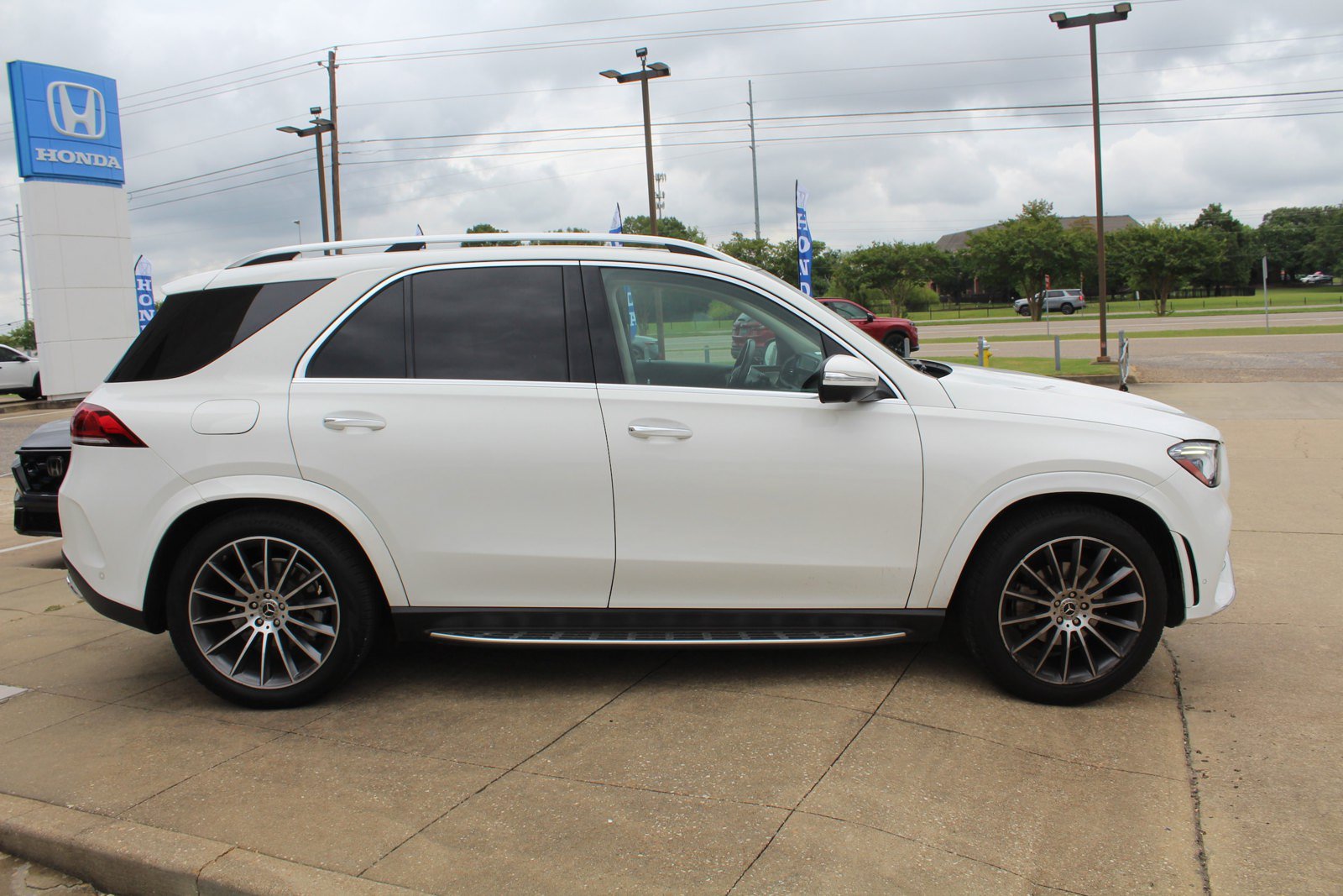 Used 2022 Mercedes-Benz GLE 350 image 3