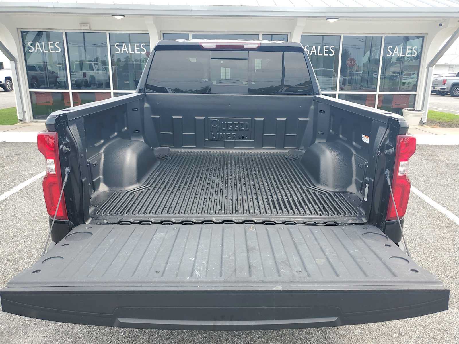 Used 2024 Chevrolet Silverado 1500 LTZ w/ LTZ Convenience Package II RWD image 5