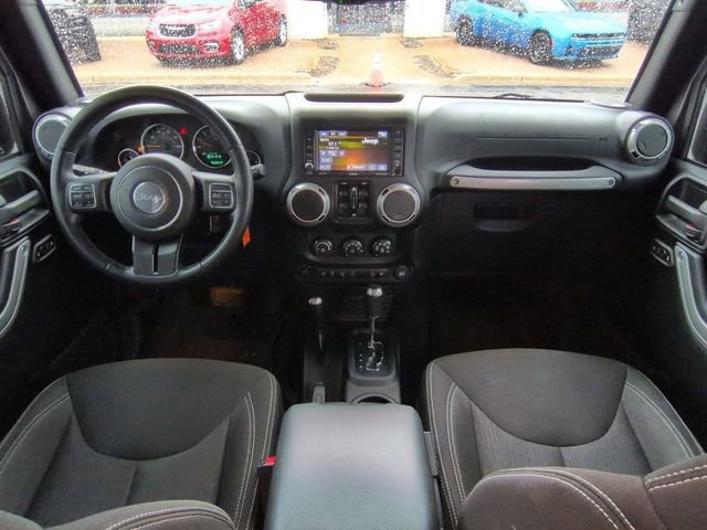 Used 2016 Jeep Wrangler Unlimited Sahara w/ Connectivity Group image 21