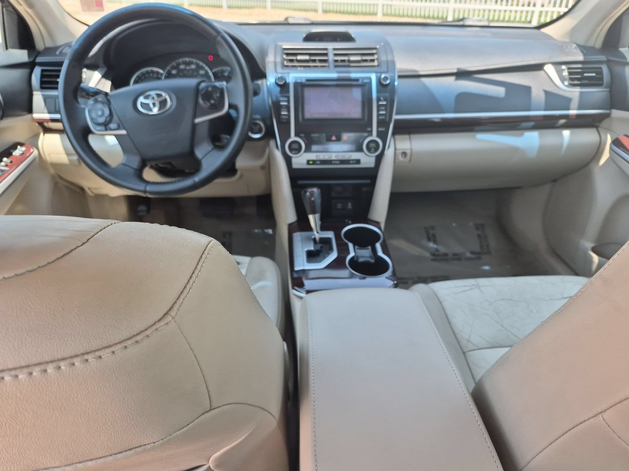 Used 2012 Toyota Camry XLE w/ Leather Pkg FWD image 24