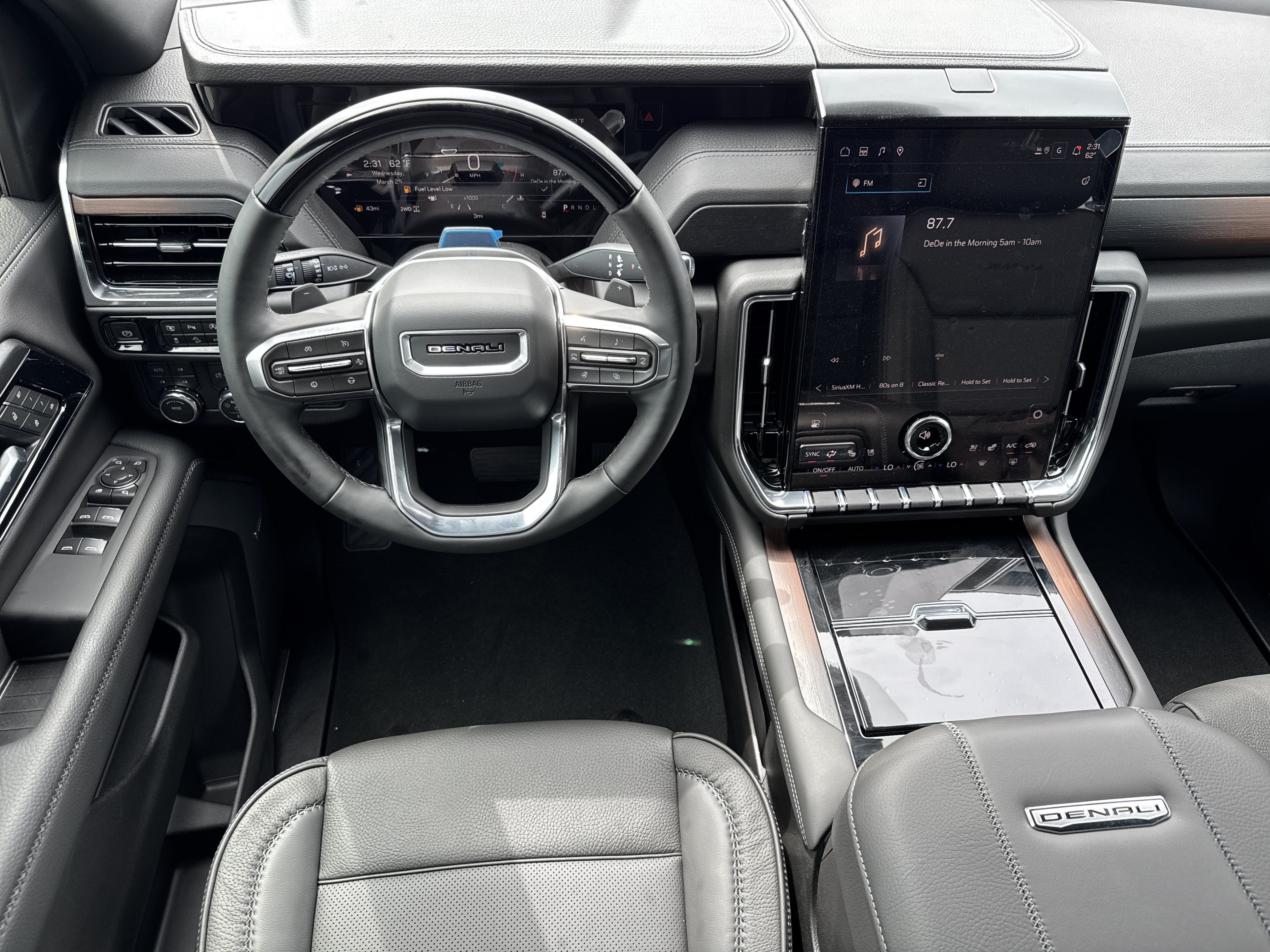 New 2026 GMC Yukon XL Denali w/ Denali Reserve Package AWD/4WD image 16