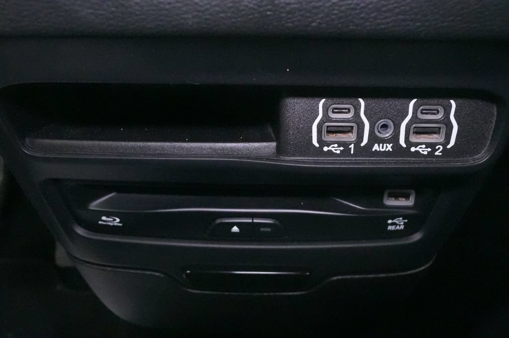 Used 2021 Chrysler Pacifica Touring-L w/ Uconnect Theater Family Group AWD/4WD image 37