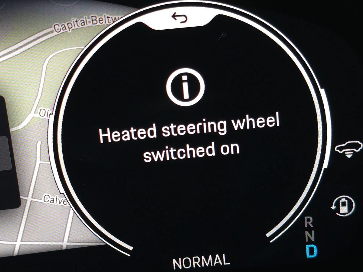 Used 2025 Porsche Macan 4 Electric AWD/4WD image 36