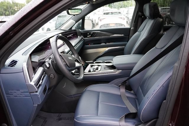 Used 2025 Cadillac Escalade IQ Luxury 2 w/ LPO, Premium Carpet Package AWD/4WD image 15