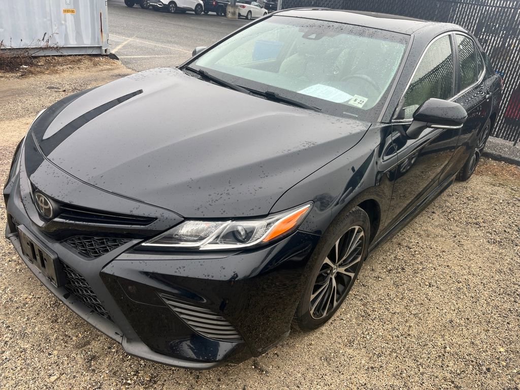 Used 2018 Toyota Camry SE w/ Convenience Package image 3