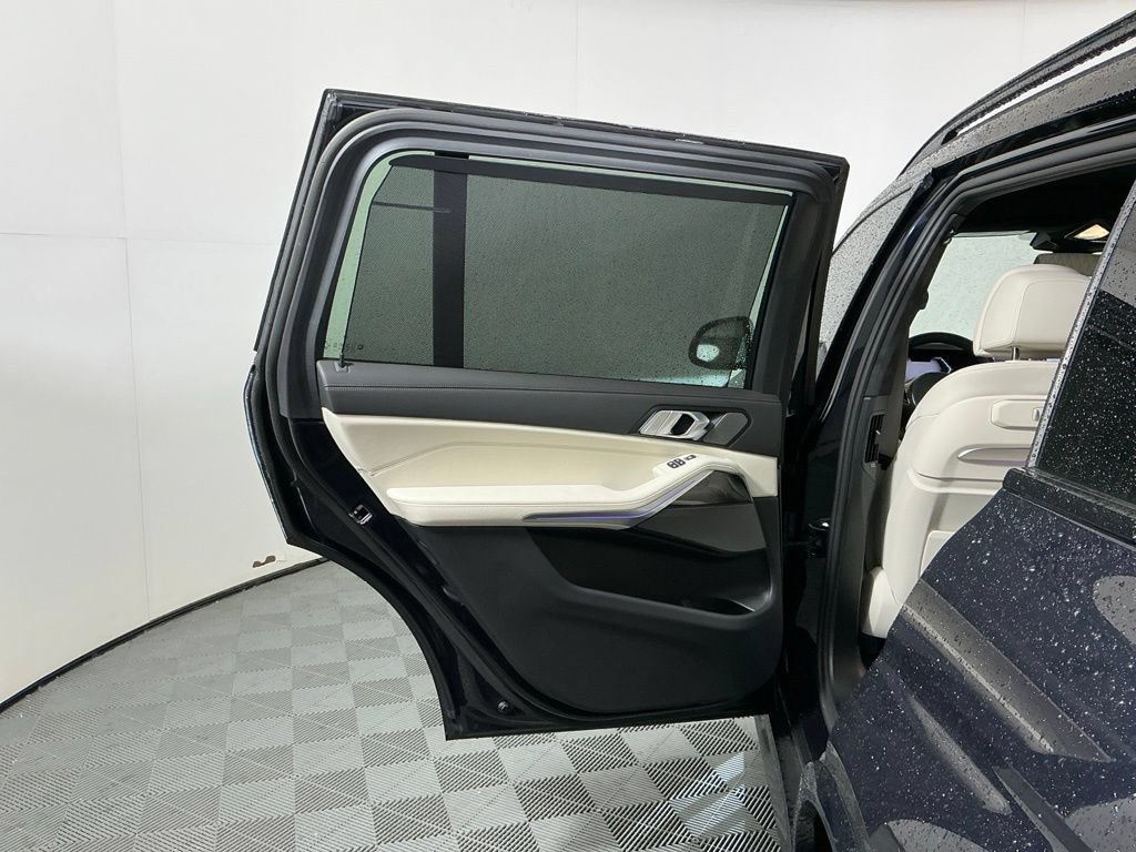 Certified 2026 BMW X7 xDrive40i w/ M Sport Package AWD/4WD image 24