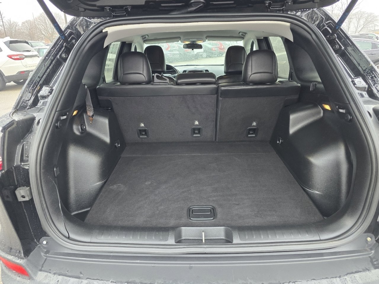 Used 2019 Jeep Cherokee Latitude Plus image 8