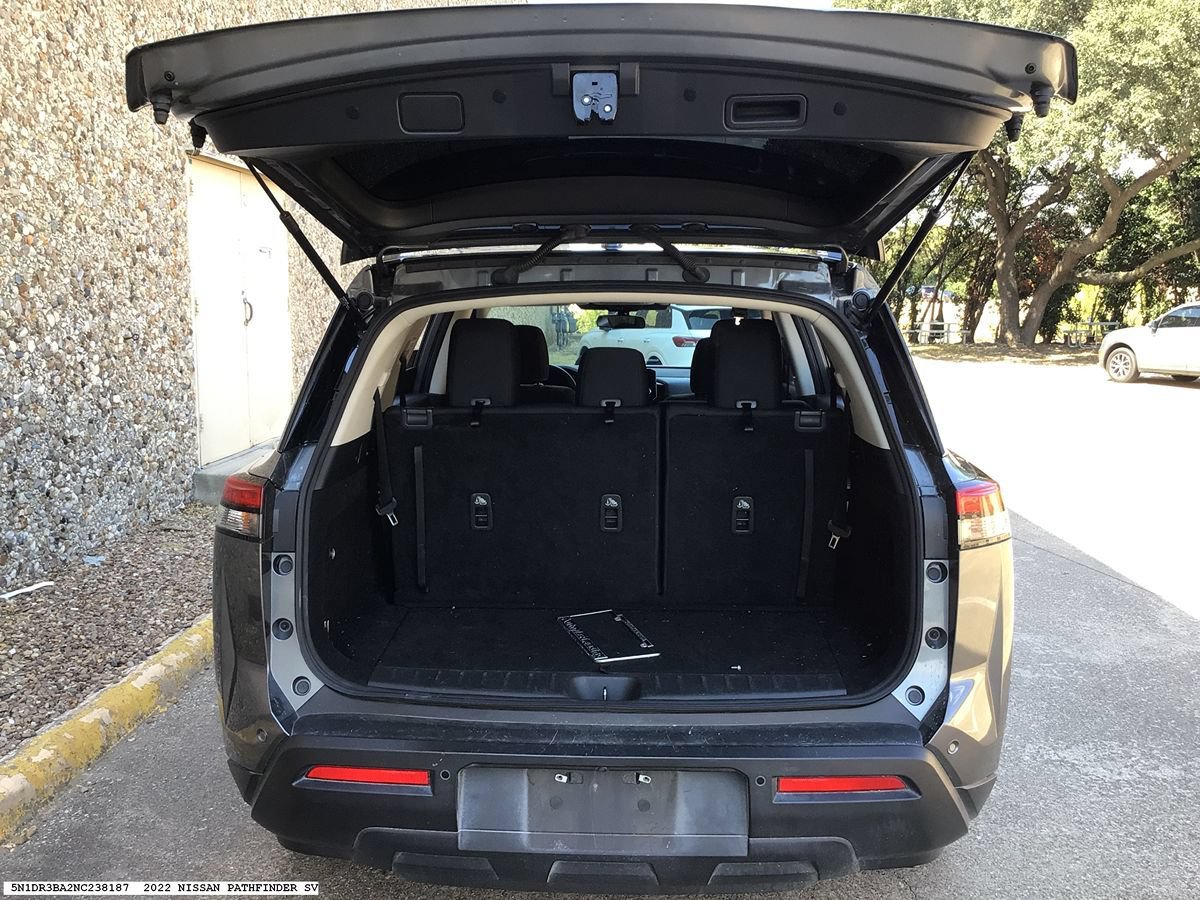 Used 2022 Nissan Pathfinder SV FWD image 12