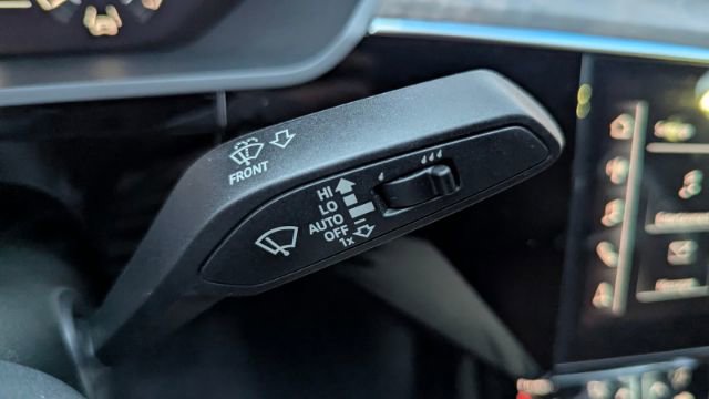 Used 2021 Audi e-tron Prestige image 29