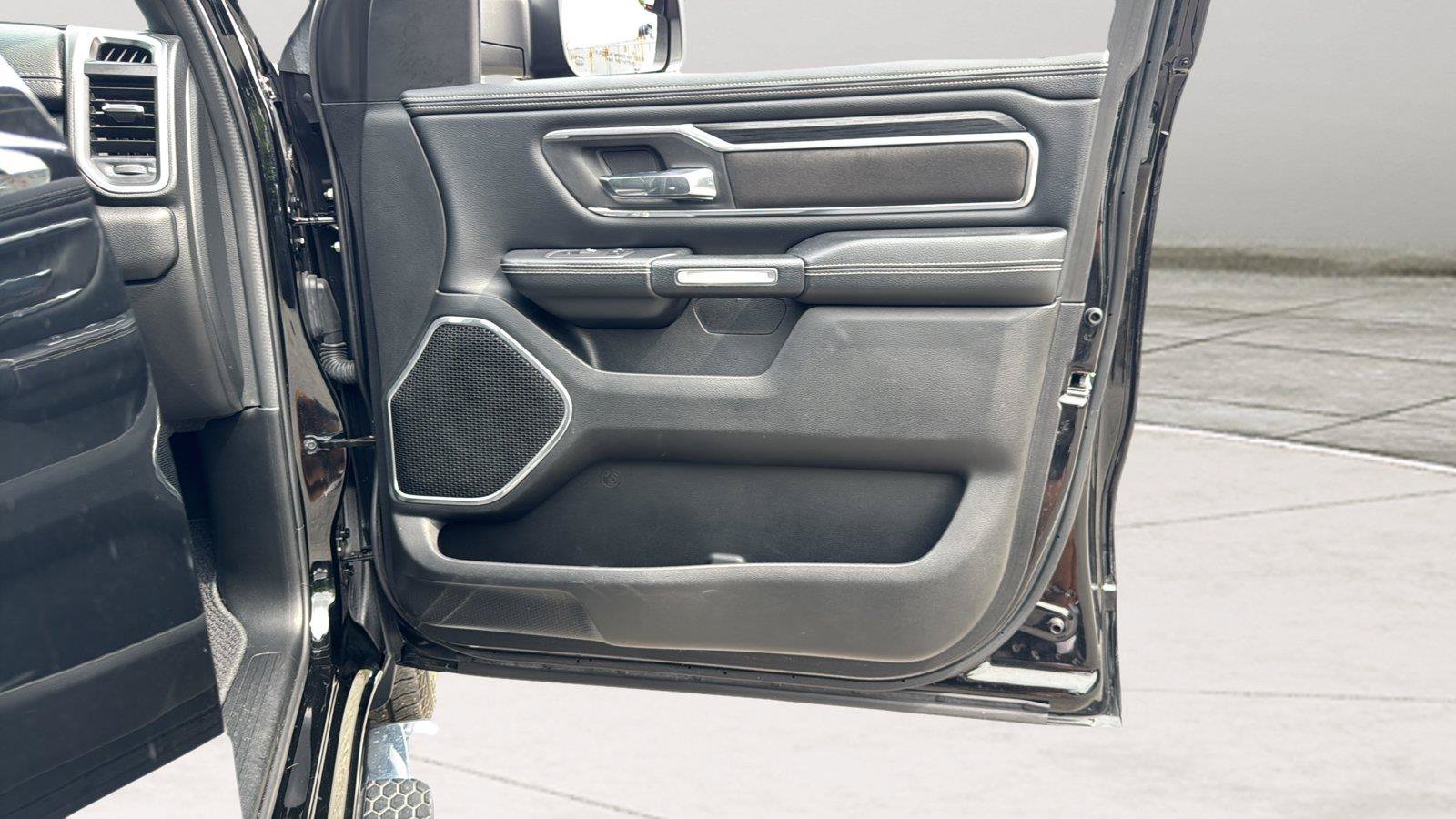Used 2023 RAM 1500 Laramie AWD/4WD image 20