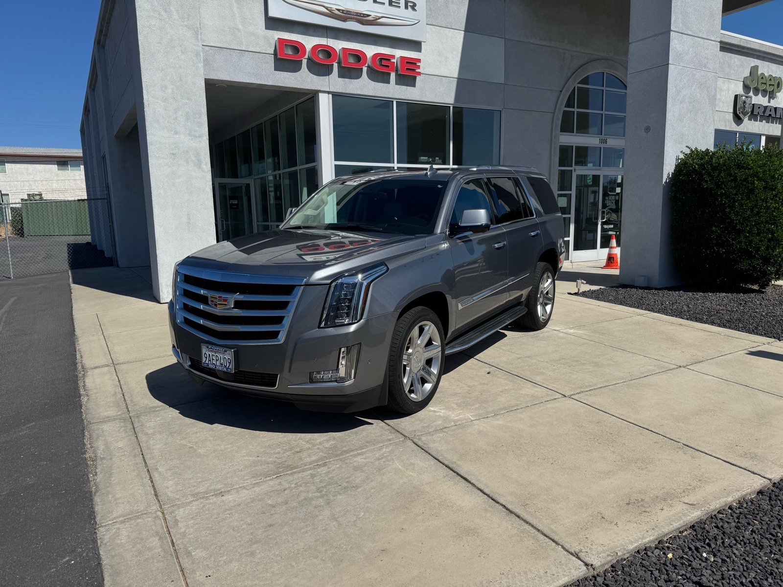 Used 2019 Cadillac Escalade Premium Luxury AWD/4WD image 1