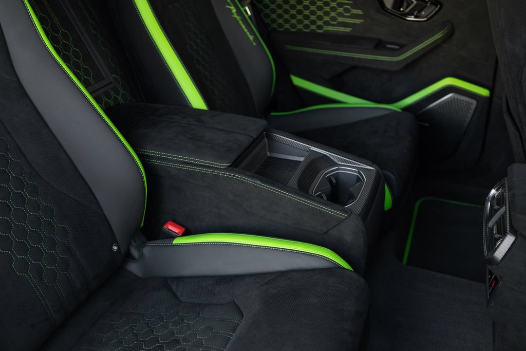 Used 2024 Lamborghini Urus Performante AWD/4WD image 36
