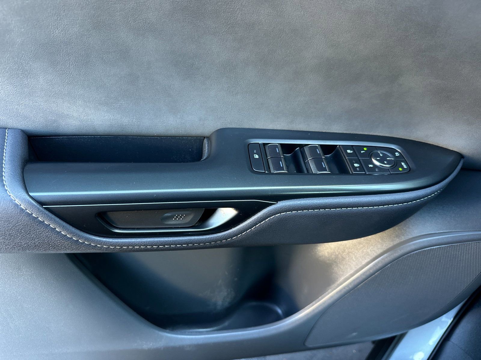 Used 2023 Lexus RZ 450e Premium w/ Technology Package image 10