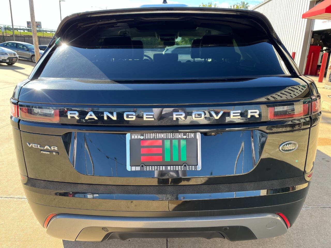 Used 2018 Land Rover Range Rover Velar S image 4